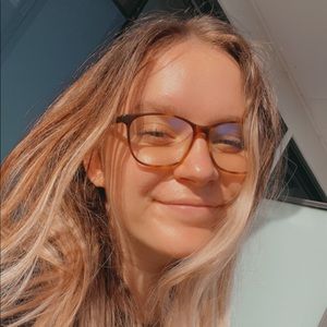 Meet your Posher, Ebony